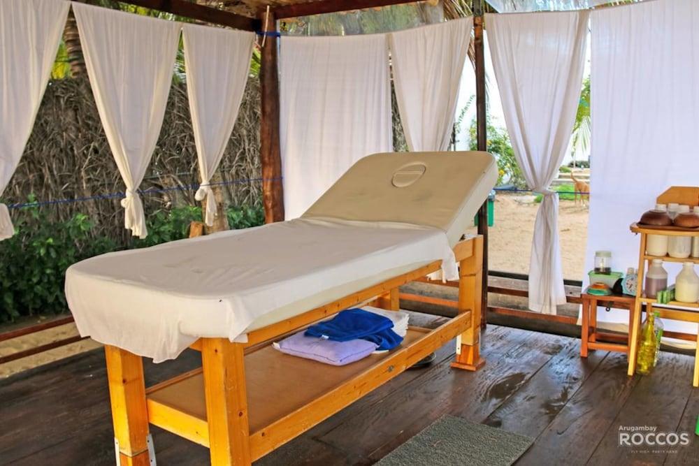 Hotel Arugambay Roccos à Baie d'Arugam Extérieur photo
