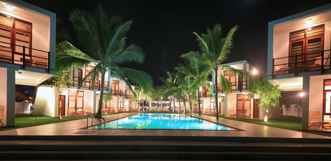 Hotel Arugambay Roccos à Baie d'Arugam Extérieur photo