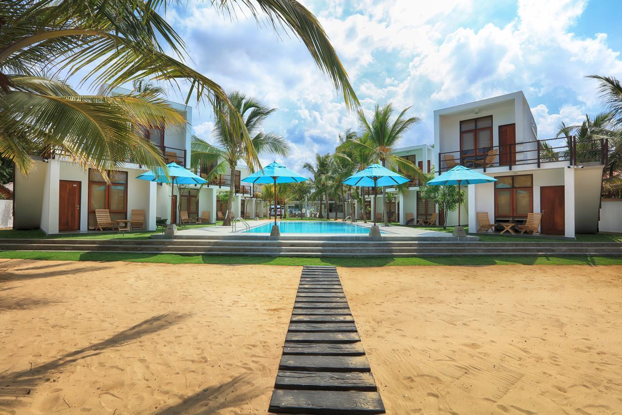 Hotel Arugambay Roccos à Baie d'Arugam Extérieur photo