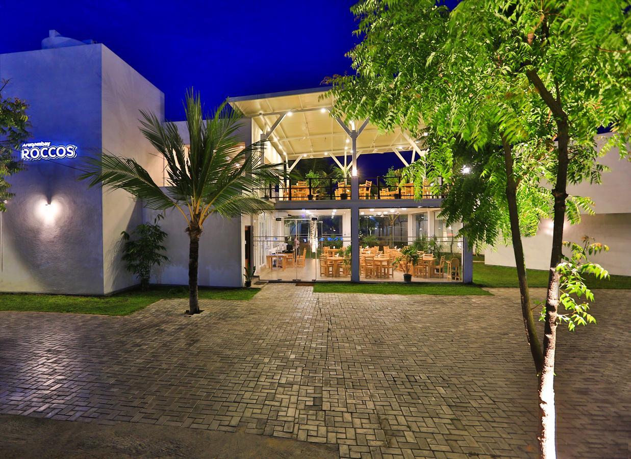 Hotel Arugambay Roccos à Baie d'Arugam Extérieur photo